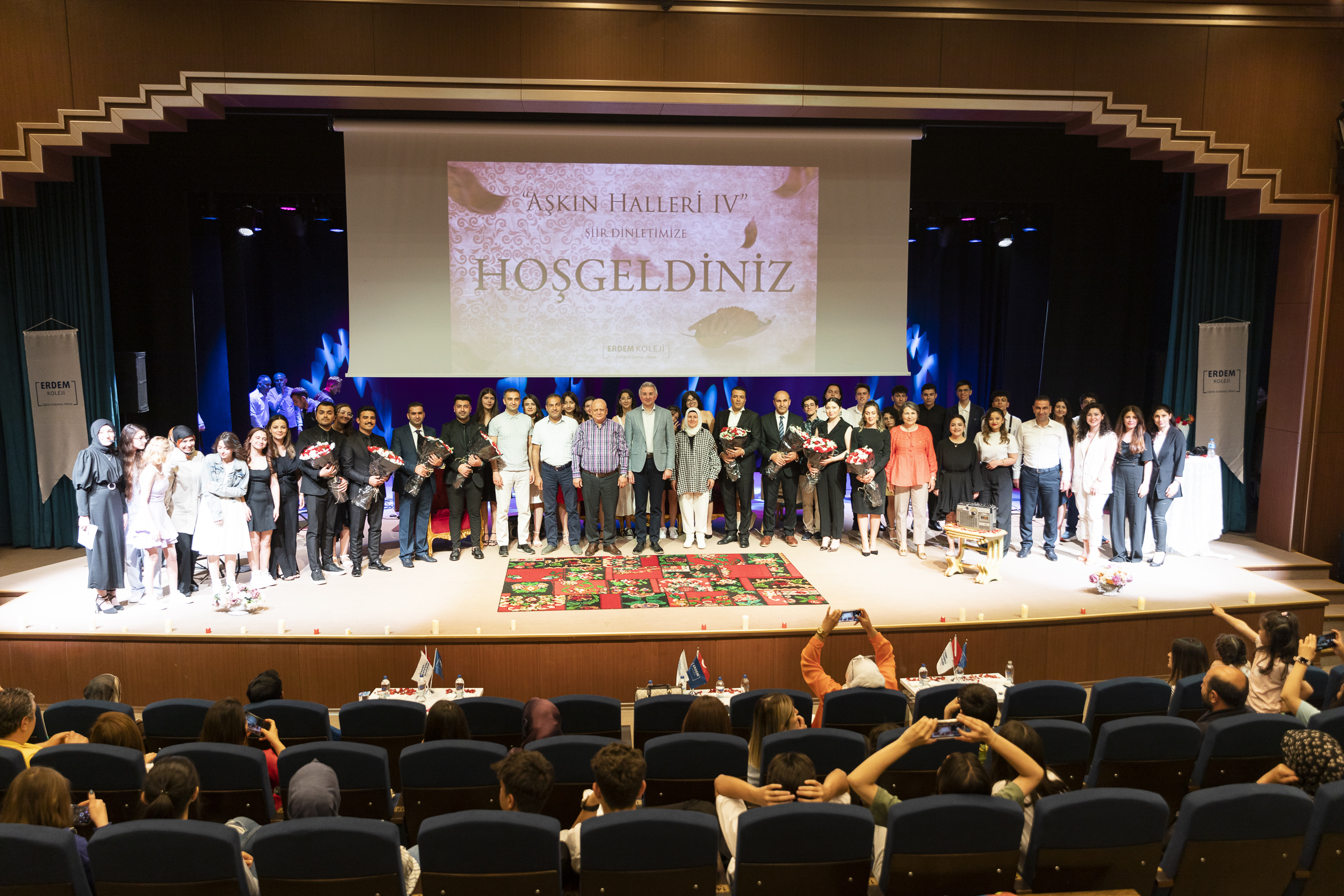 Erdemli Öğrencilerden Şiir Dinletisi