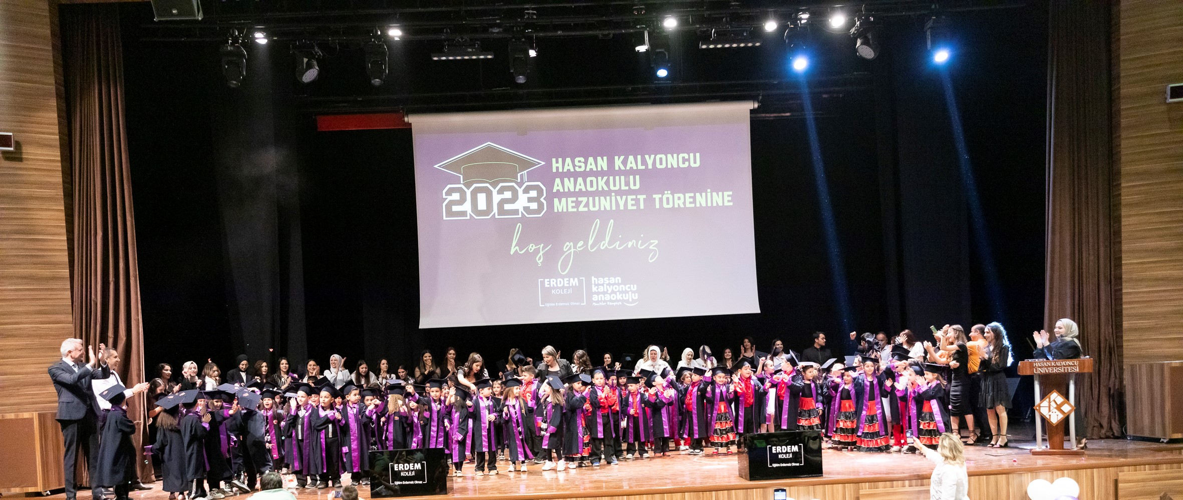 Miniklerin Mezuniyet Heyecanı
